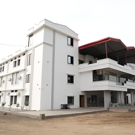 Navkar Palace Hotel & Resort, Sanawad 외부 사진
