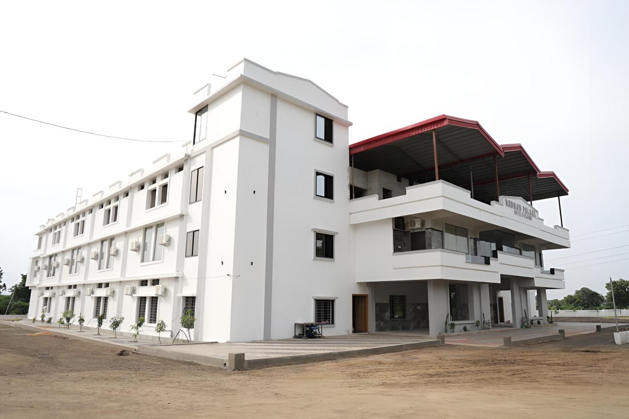 Navkar Palace Hotel & Resort, Sanawad 외부 사진