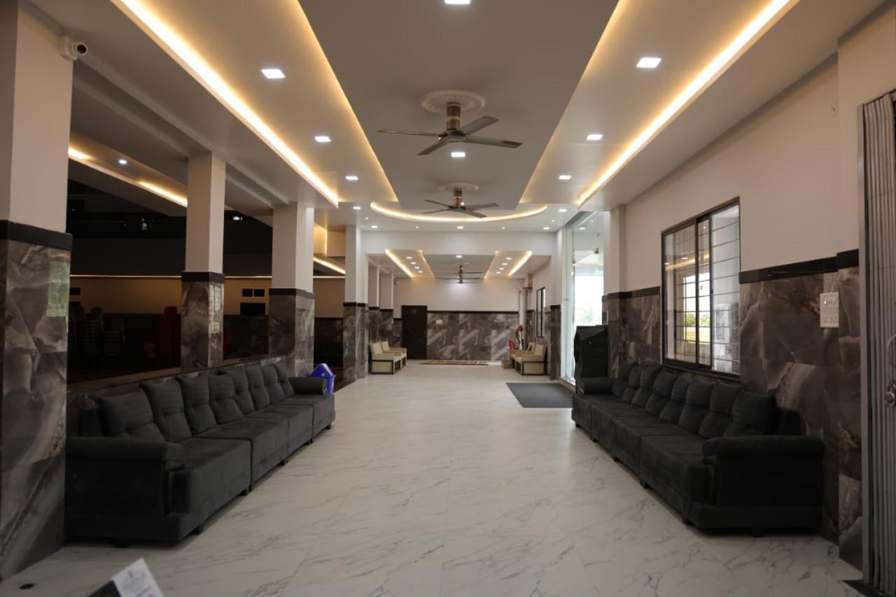 Navkar Palace Hotel & Resort, Sanawad 외부 사진