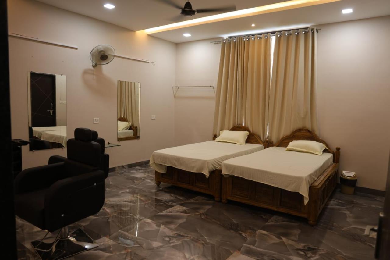 Navkar Palace Hotel & Resort, Sanawad 외부 사진