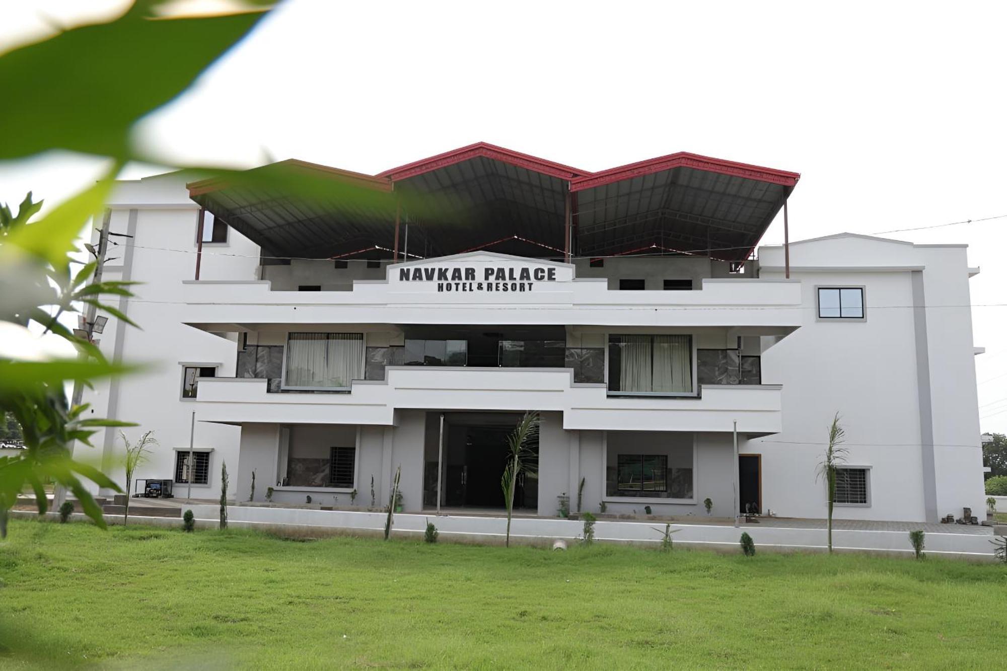 Navkar Palace Hotel & Resort, Sanawad 외부 사진
