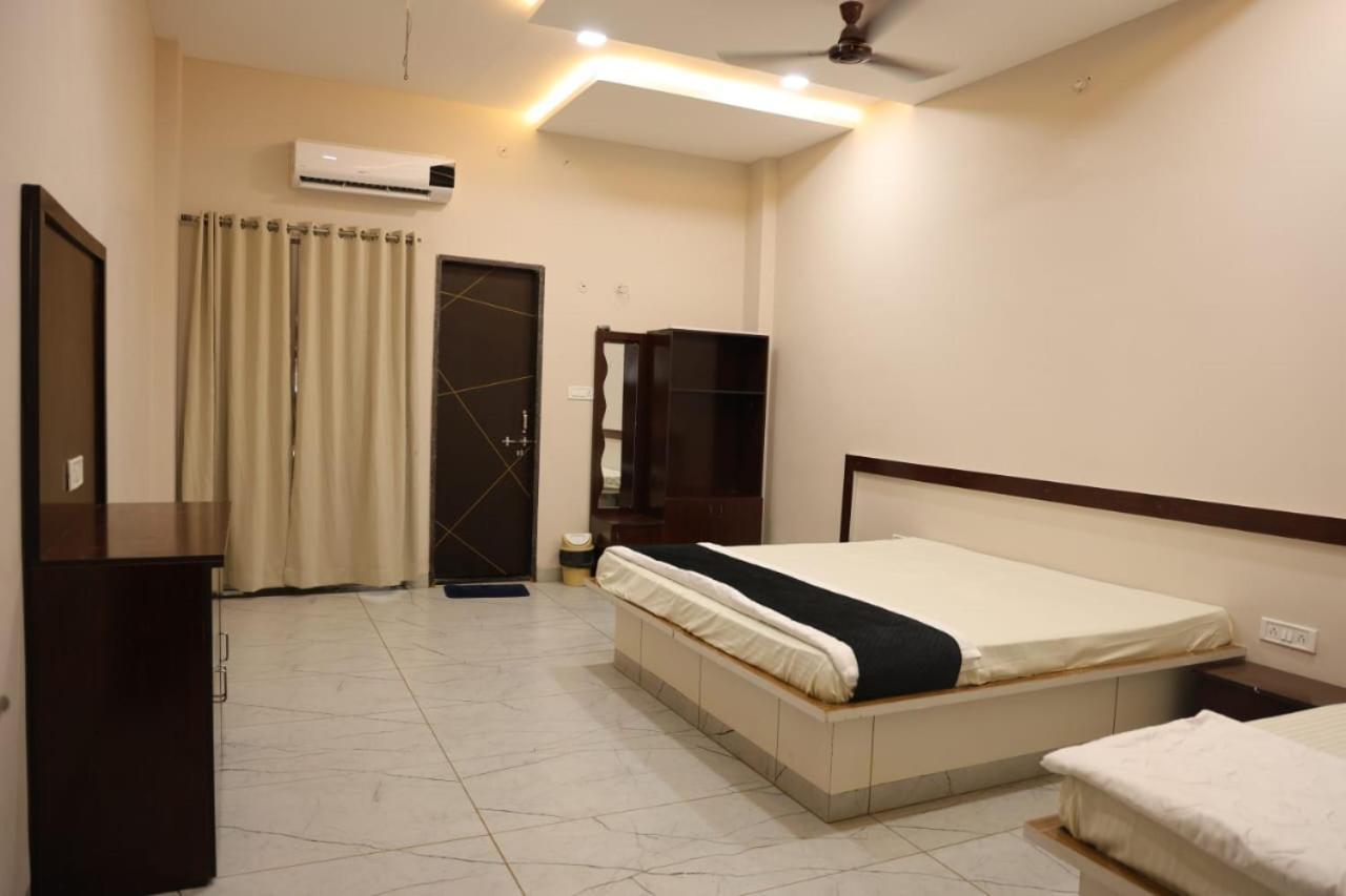 Navkar Palace Hotel & Resort, Sanawad 외부 사진